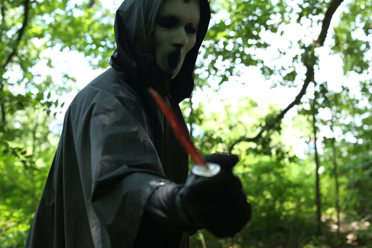 12 убийц. Крик сериал 3 сезон крик убийца. scream 2015. крик сериал 1 сезон. крик сериал 1 сезон крик убийца.