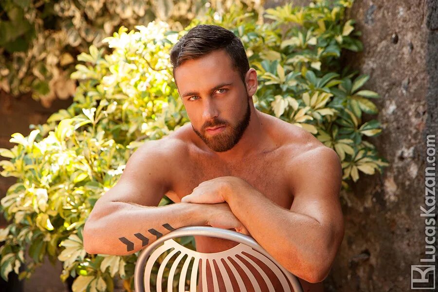 Logan moore. Lucaskazan vanean. (logan moore, leander). franky fox , logan moore. hector de silva lucas kazan.