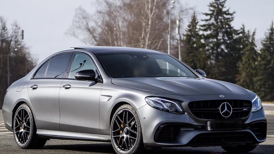 Mercedes e63s w213. Mercedes Benz e63s AMG w213. Mercedes e63 AMG w213. Мерседес е 213 АМГ. Mercedes Benz e63 AMG w213.