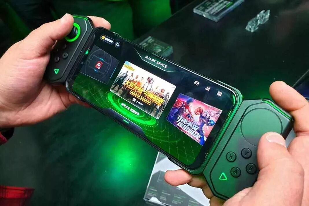 Игровой смартфон Xiaomi Black Shark 2. Xiaomi Black Shark 2 Pro. Сяоми Блэк Шарк 2. Смартфон Блэк Шарк. Камера игрового телефона