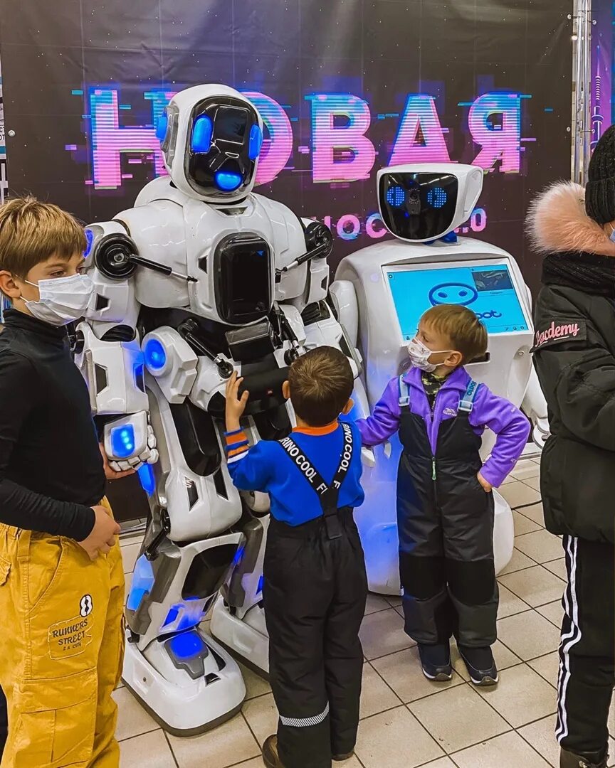 Выставка роботов нефтеюганск. Выставка роботов. Выставка роботов нефтеюганск. Выставка роботов город сыктывкар. Выставка роботов нефтеюганск.