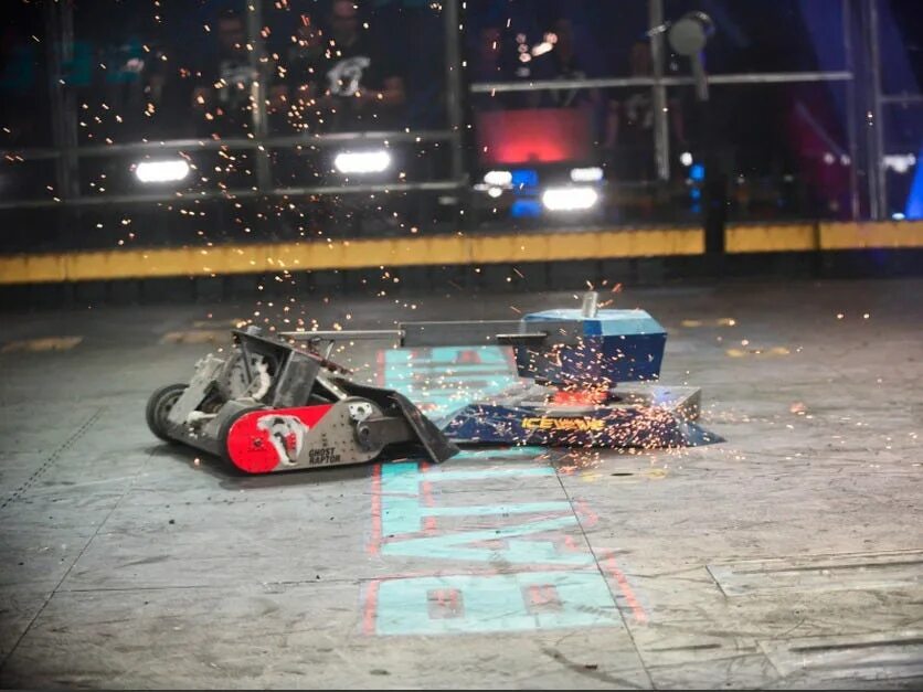 Бои роботов Battlebots. Битва роботов шоу. Битва роботов на арене шоу. Битва роботов 1 4