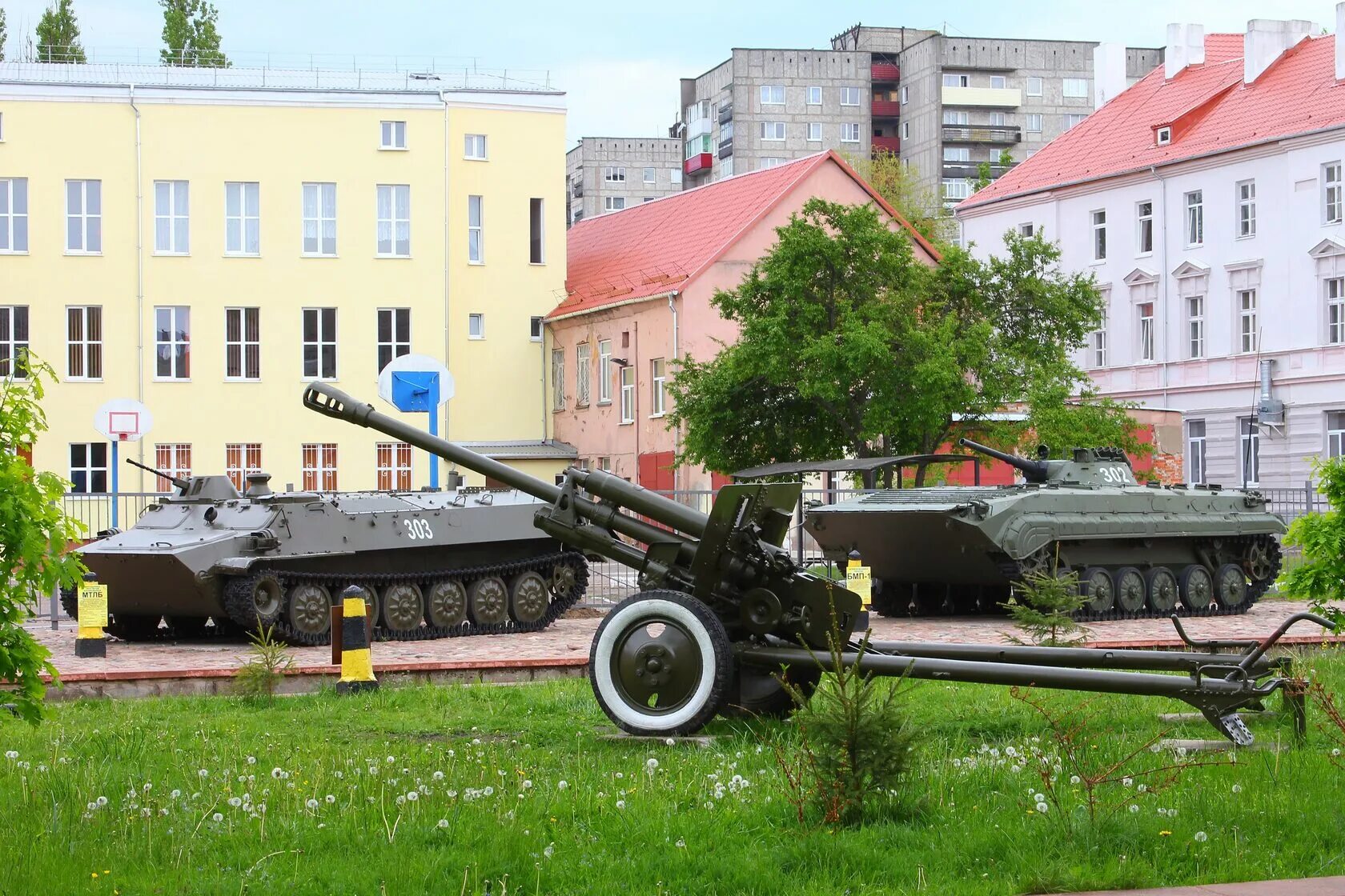 Советск музей. Музей военной техники в Советске. Музей военной техники в Советске Калининградской области. Музей военной техники под открытым небом Пенза. Советск Калининградская музей под открытым небом.