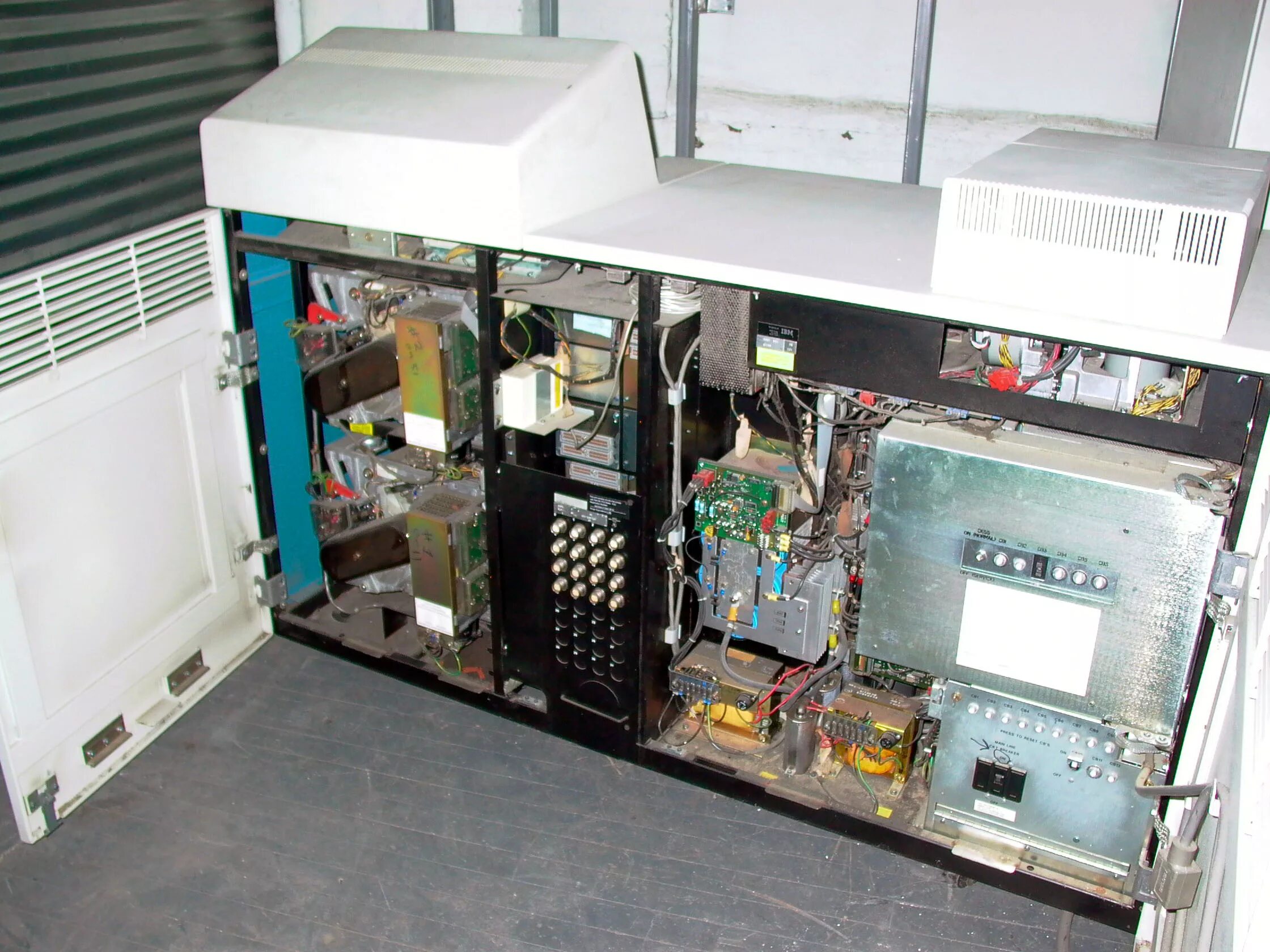 Console ibm 3278. Prowheel pro a38. System/38. Shimano nexus fc-c6000 crankset. Ibm system/38.