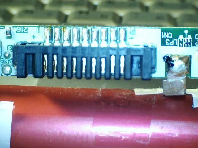 Laptop battery pinout. Разъем батареи ноутбука. Разъем акб ноутбука acer 8pin. Разъем батареи ноутбука. Зарядка батареи ноутбука samsung напрямую.