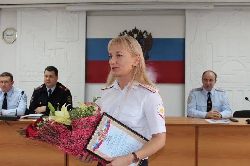Омвд по г ноябрьску. Мвд ноябрьск. омвд ноябрьск. сотрудник полиции. сотрудники полиции ноябрьск.