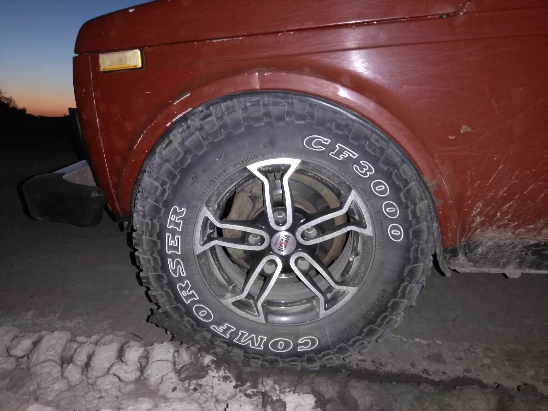 Cordiant 235/75/15 + ORW 15x8 ET-0 - Lada 4x4 3D, 1,6 л, 1987 года колёсные диск