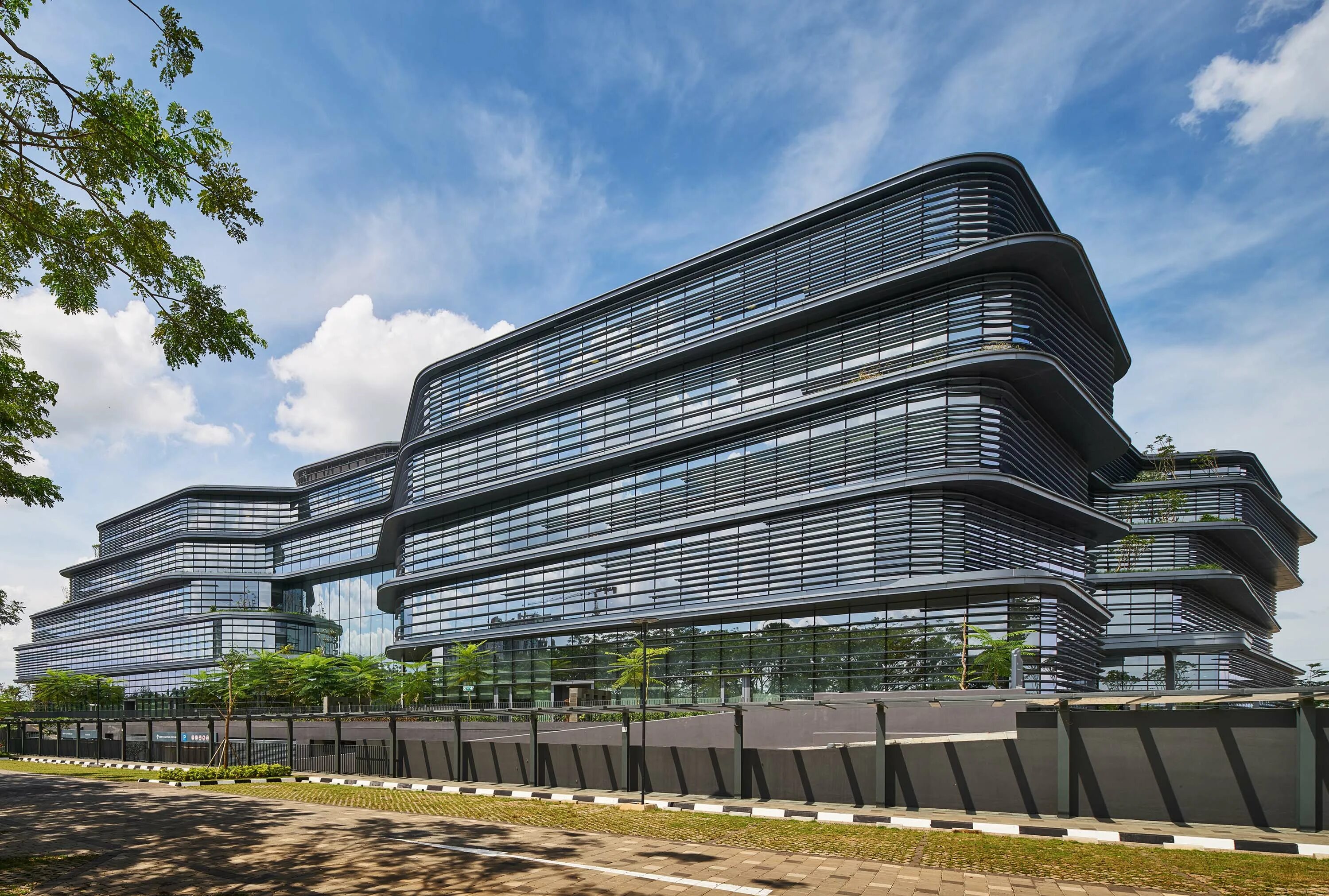 Штаб квартиры корпораций. Unilever headquarters. unilever штаб квартира. госпиталь в австрии архитектура. фирма здание.