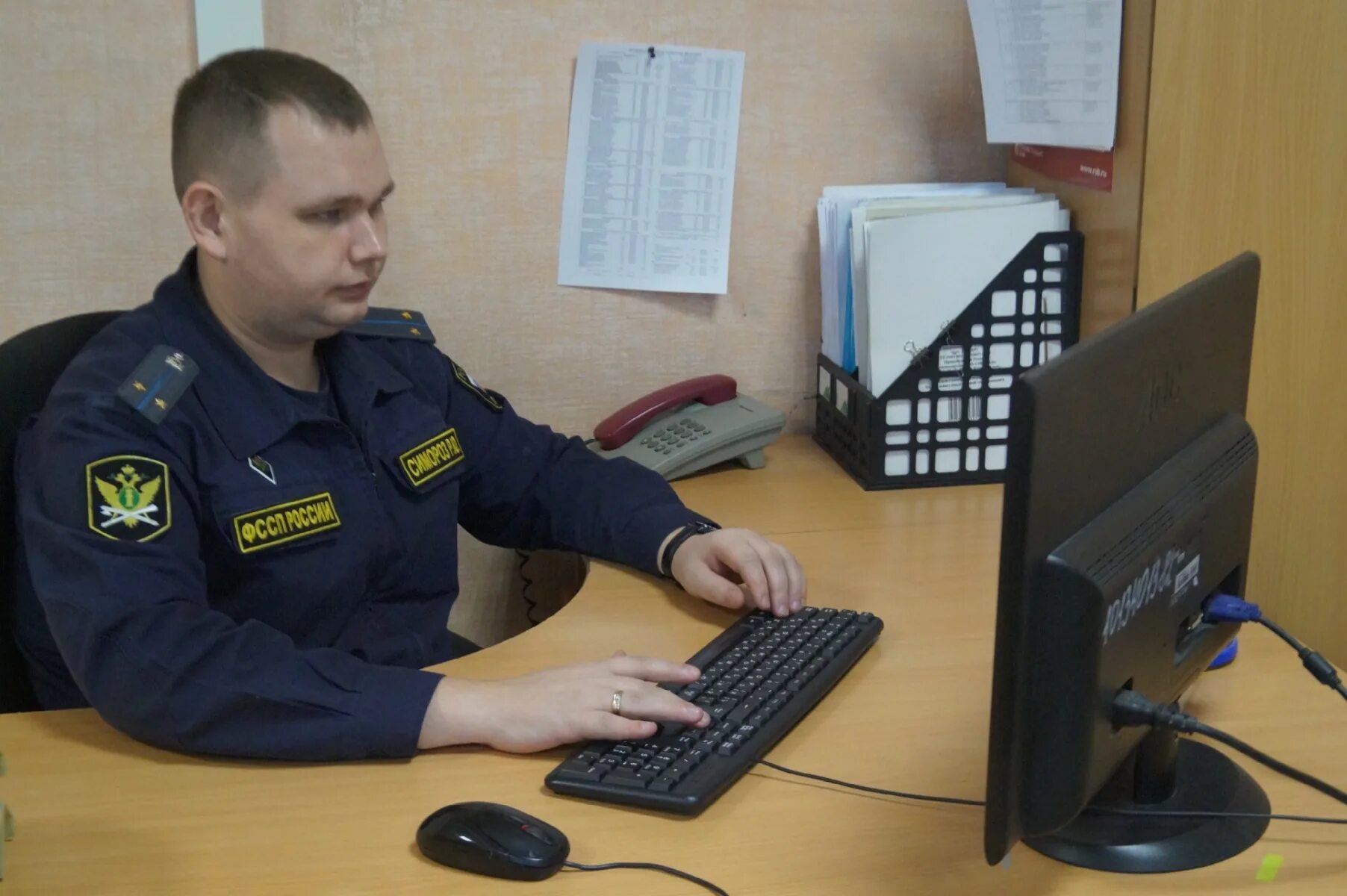 судебные приставы по алиментам. приставы _ в новый год без долгов. должностные лица фссп. уфссп по алтайскому краю. приставы калманского района.