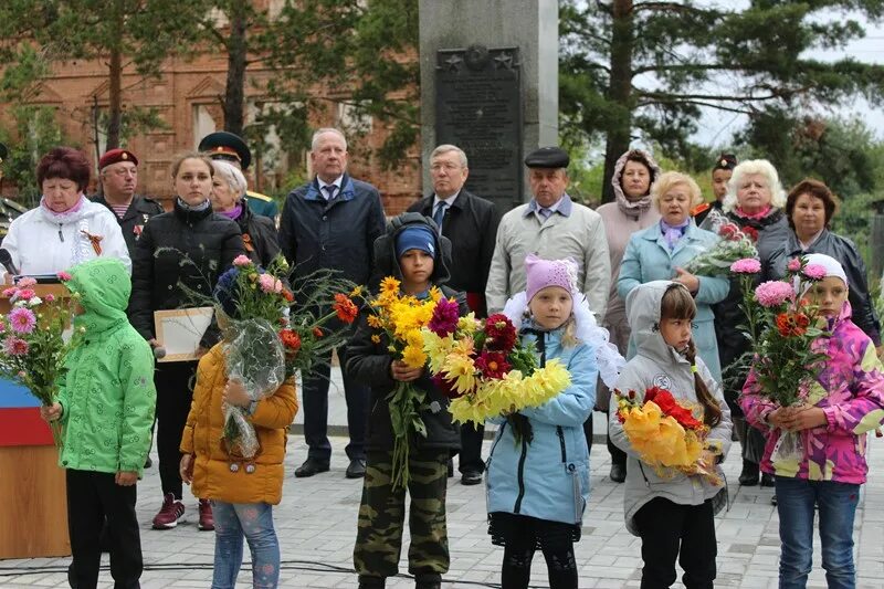 Село губернское Челябинская область парк Победы. Село губернское Аргаяшский район Челябинской области. Аргаяшский район село Губернская школа. Аллея славы Челябинская область.