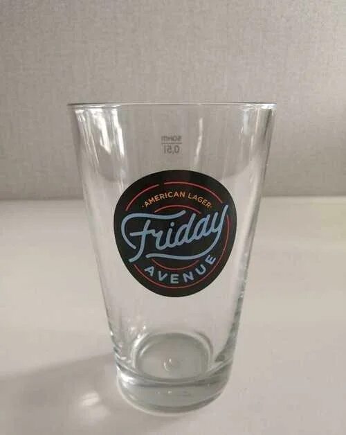 Friday american lager avenue бокал. Глетчер фрайдей авеню / gletcher friday avenue (0,5 л. ). Фрайдей авеню. Friday american lager avenue бокал.