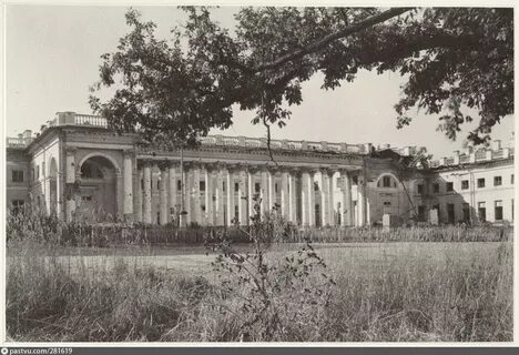 Александровск дворец