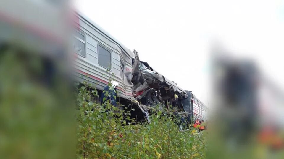 Раз столкнулся поезд адлер томск. Столкнулись два поезда адлер пермь. Столкнулись два поезда адлер пермь. Поезд 354 ижевск адлер. Столкнулись два поезда адлер пермь.