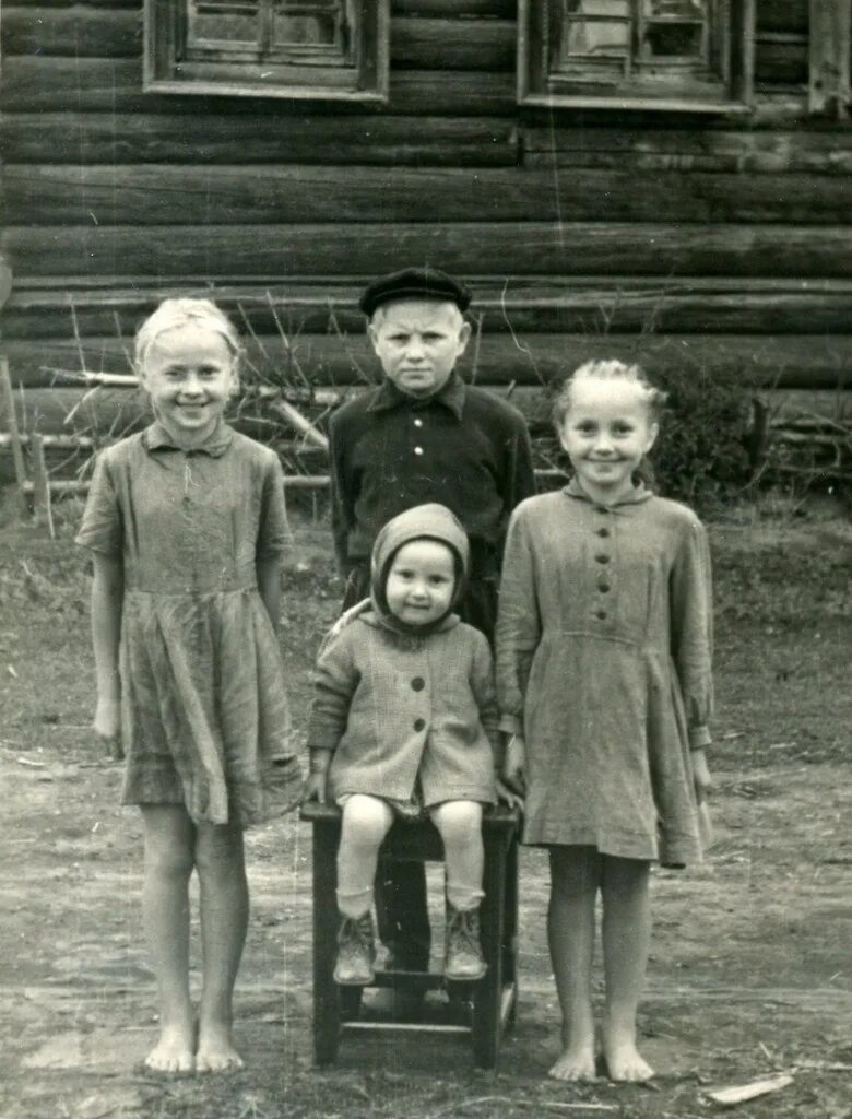 Деревня 1930 годов. Одежда детей 40 годов. Советская деревня. Старые фотографии. Дети довоенного времени.