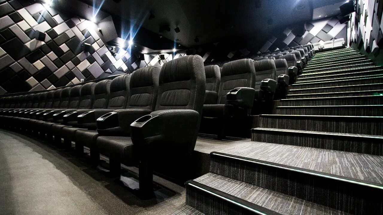 Гудок зал с тремя экранами 4 зал. Voka cinema by silver screen в трц "dana mall" г. Кинотеатр минск moon. Voka cinema by silver screen в трц “dana mall”. Voka cinema by silver screen в трц "dana mall" г.