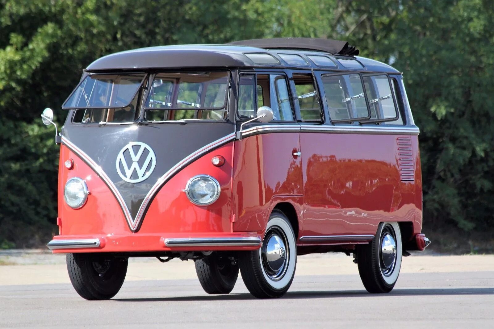 Volkswagen автобус. Volkswagen Classic Bus. Фольксваген т1. Volkswagen фургон 1956. Фольксваген бус Ванагон.