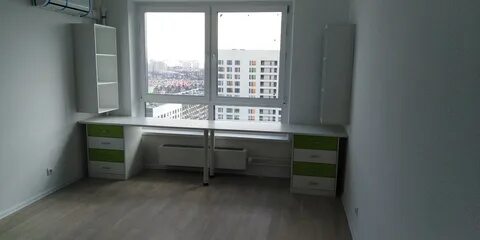 Столешница у окна в детской