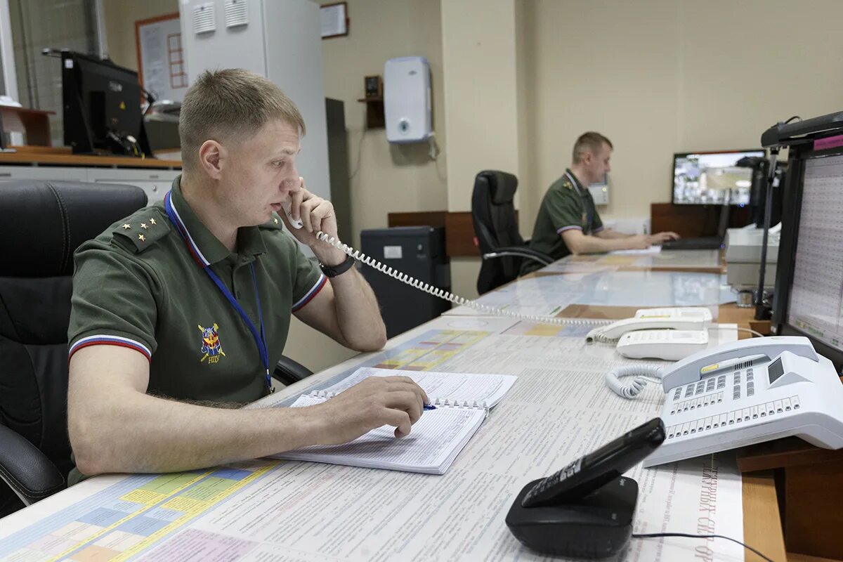 Оперативный дежурный в армии. Оперативный дежурный МО РФ. Футболка оперативного дежурного МО РФ. Космические войска МО РФ дежурство. Проверяющие ведомства