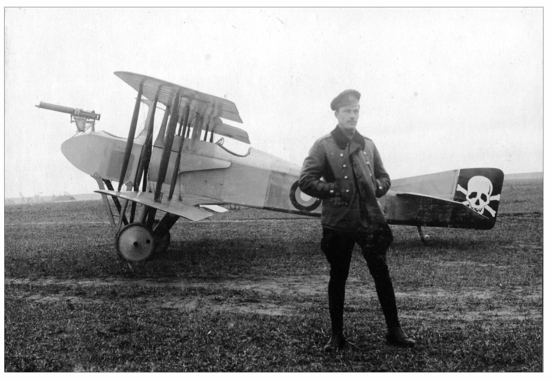 Летчиков 1 е. Казаков летчик первой мировой войны.