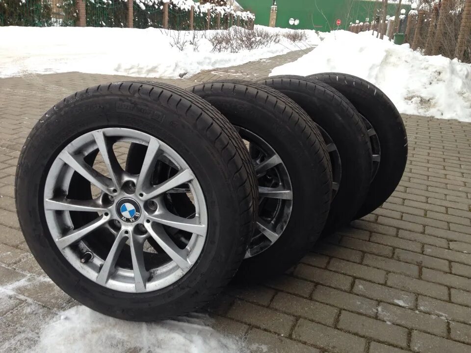 205 60 R16 f30. 205/60 R16 BMW f30. 225 55 17 BMW f30. Диски BMW V spoke 390.