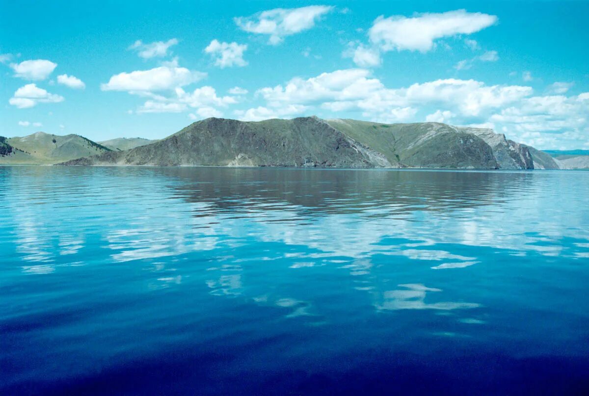 Озеро Байкал. Голубая вода Байкала. Байкальское озеро. Чистота Байкала.