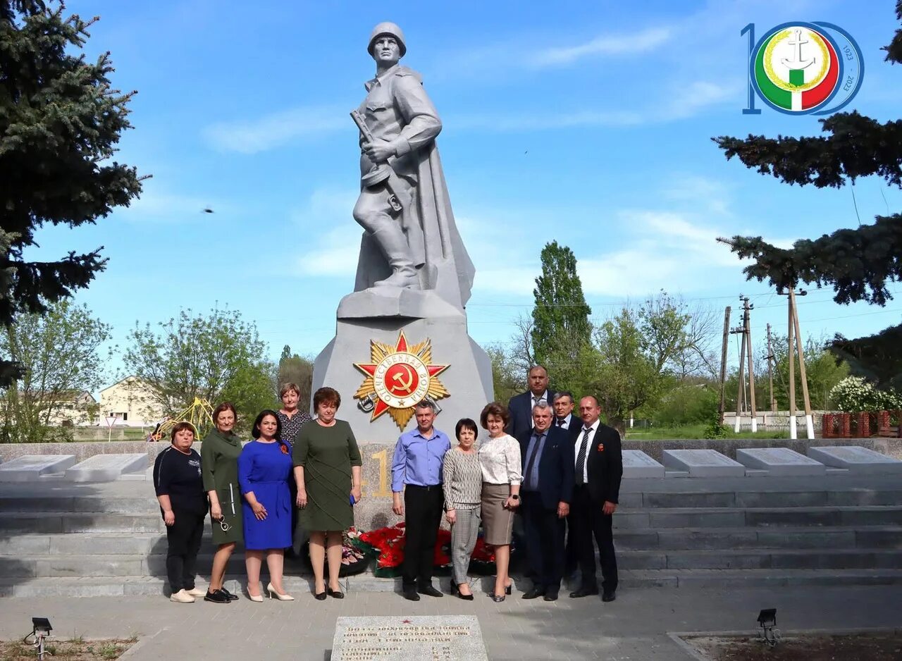 Матвеев курган на завтра. Матвеево-Курганский район. Матвеев Курган. Матвеево-Курганский район Ростовской области. Матвеев Курган памятник.