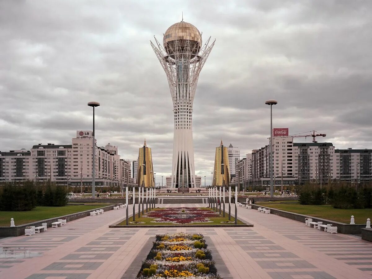 Территория астана. Монумент Астана-Байтерек. Байтерек Астана. Монумент Астана-Байтерек (г. Астана). Астана Байтерек вид сверху.