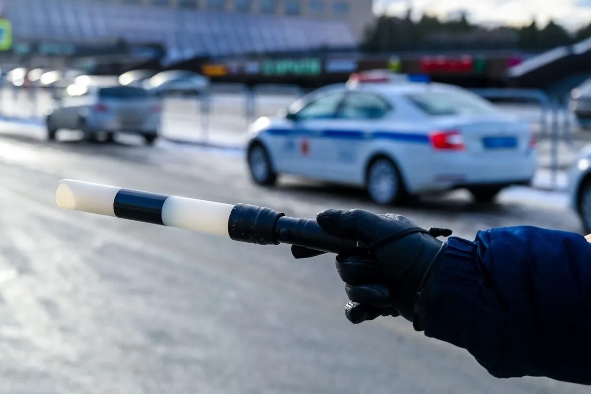 Дпс нетрезвый. Гибдд. дпс останавливает машину. гибдд картинки. дпс на переходе.