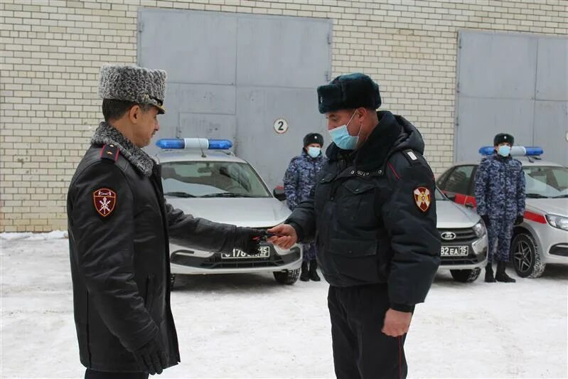 Генералы полиции росгвардии. Вневедомственная охрана росгвардия саратов. вневедомственная охрана норильск. начальник вневедомственной охраны росгвардии саратов. генерал росгвардии вневедомственной охраны.