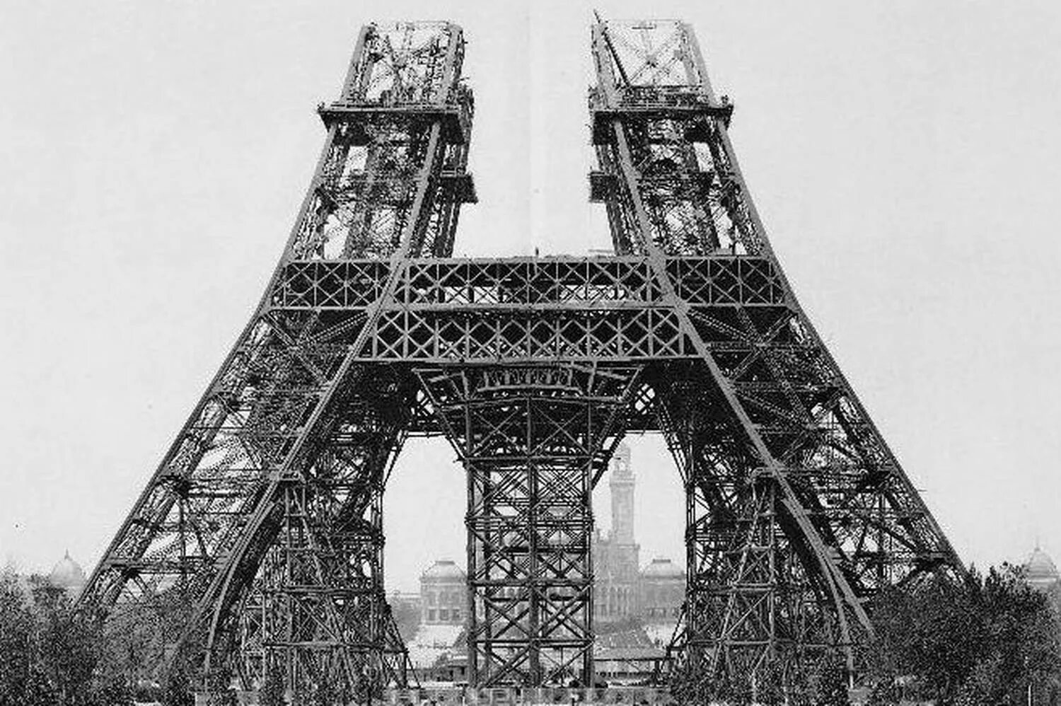 The eiffel tower was completed in 1889. The eiffel tower was completed in 1889