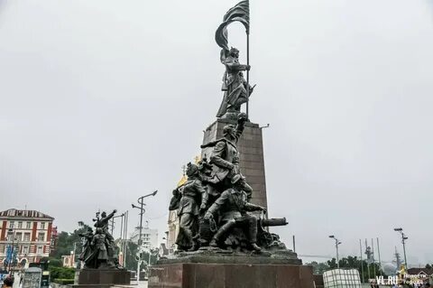Памятник за власть советов владивосток