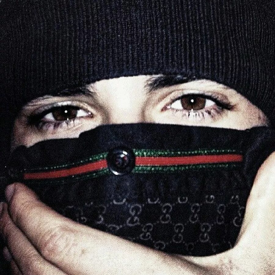 Глаза хулиган. Абу бандитка. Мусульманские бандиты. Мусульманские парни в масках. Арабские парни в маске.