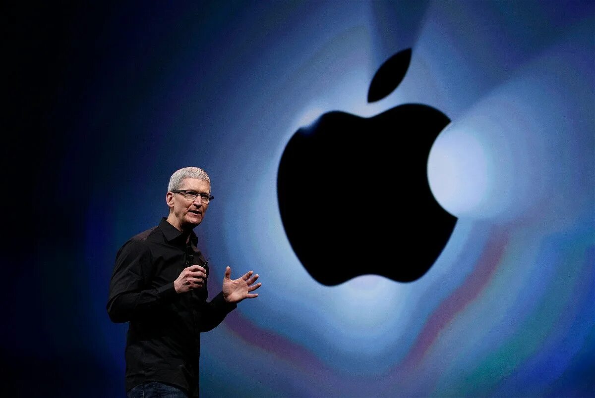 Дата рождения apple. Тим кук 2025. стив джобс ibm. тим кук презентация айфон 2025. реклама компании apple.