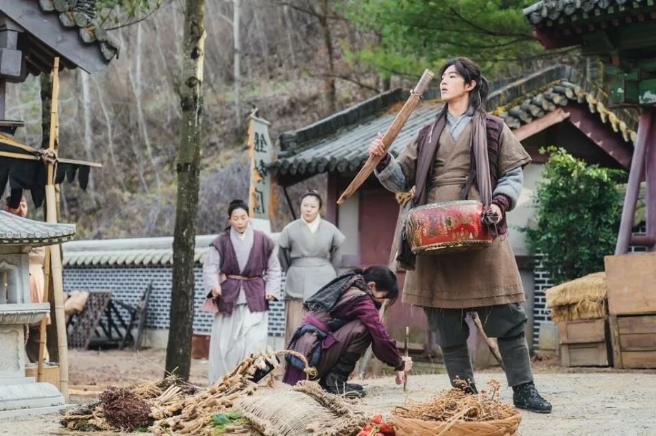 река где восходит луна дорама 2021. Kim so hyun. лунная река дорама 2021. кан ха ныль алые сердца. лунная река (сериал 2021 - 2021).