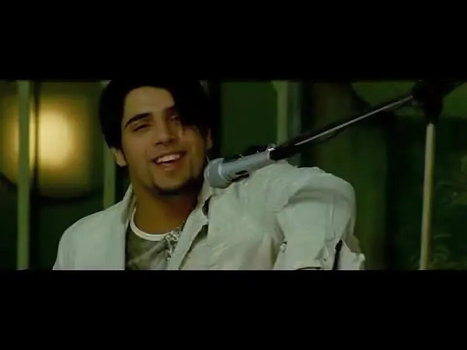 Песня 25 этаж корни. А моя любовь живёт на 25 этаже текст. А моя любовь на 25 этаже. А моя любовь на 25 этаже. Девушка из клипа корни 25 этаж.