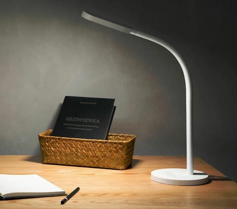Xiaomi yeelight led lamp. Xiaomi yeelight led lamp