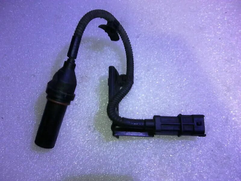 датчик коленвала кия рио 1. датчик коленвала hyundai solaris. Hyundai-kia 391802b000 1шт. 6 артикул. 4.