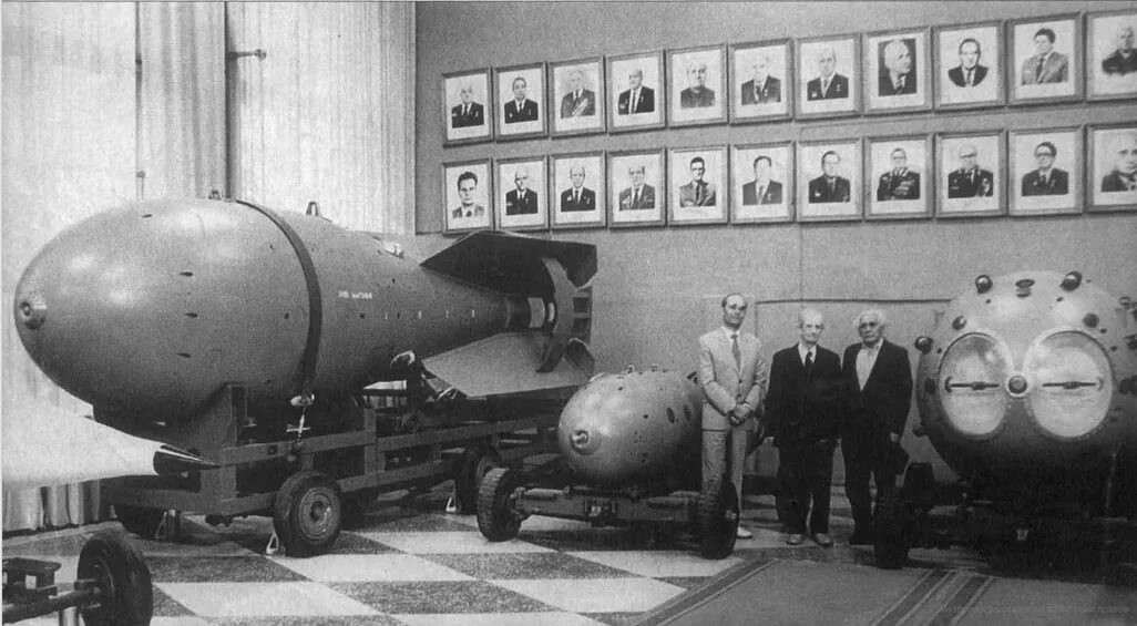 Создателями советской водородной бомбы являлись