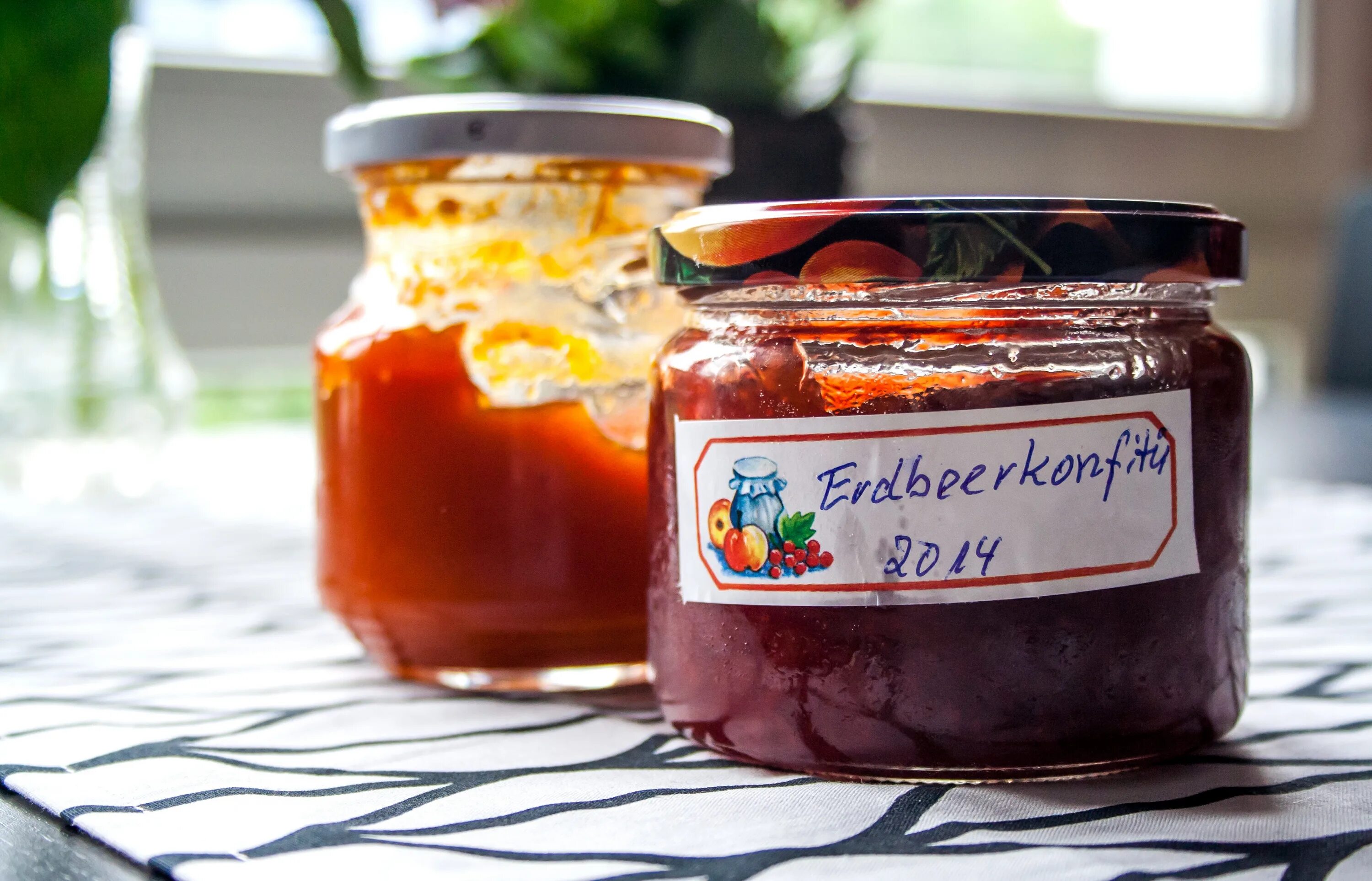Можно ли в самолет банку варенья. Банка варенья. много варенья. джем в баночке. баночки с вареньем.