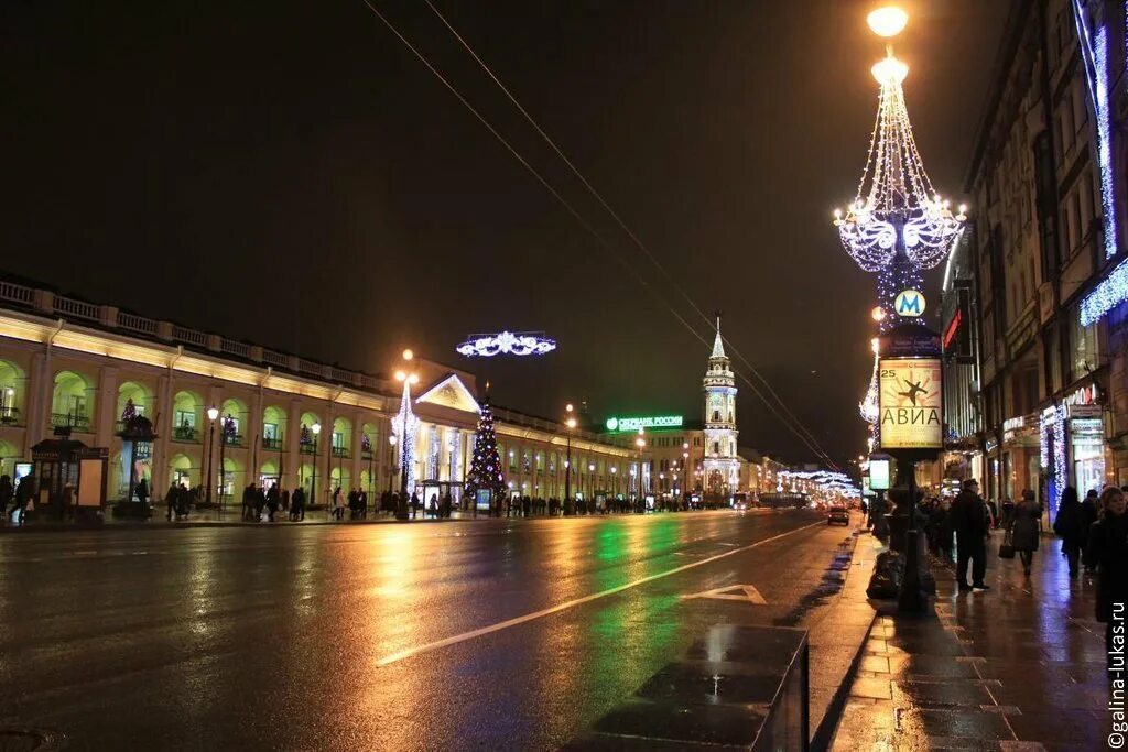 Красиво погулять в спб. Прогулки по невскому проспекту. где погулять на невском проспекте.