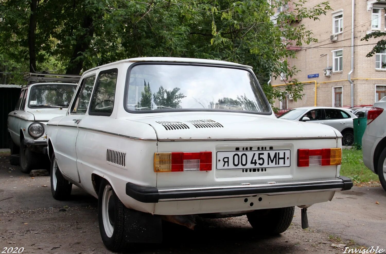 Запорожец с квадратным номером. Заз 968 м автономер. Заз 968 квадратный. Запорожец с квадратным номером. Запорожец номера.