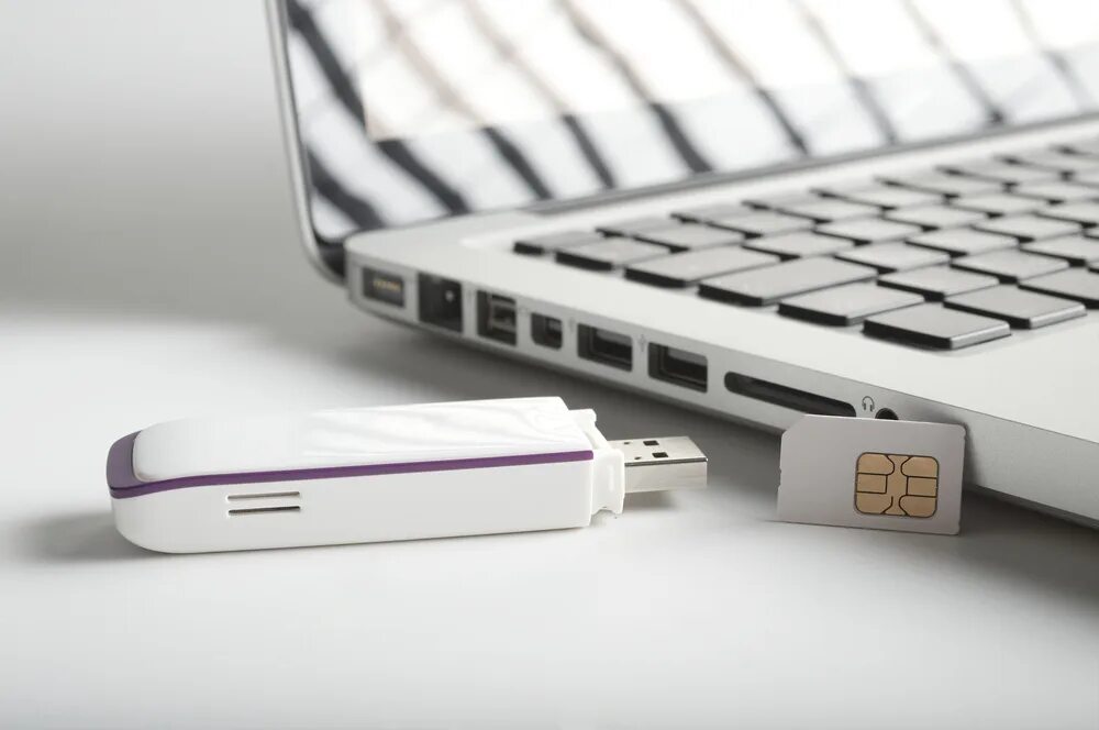 Мобильный интернет usb. USB Modem 4g. Модем для ноутбука. Модем для ноутбука с безлимитным интернетом. Флешка с интернетом для ноутбука.