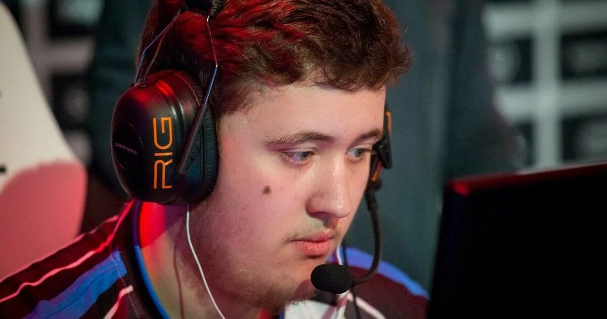 Нави g2 финал. Evil geniuses вулверхэмптон. Артур бабаев дота 2. Мерч heroic cs go. Нави александр костылев.