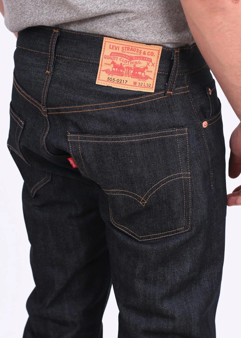 Джинсы левайс 101. Джинсы левайс мужские 501. Levis 501 dark stonewash. Джинсы levi's 142. Левайс 501 мужские.