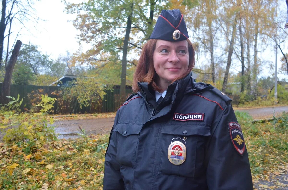 женщины в полиции. женщина полицейский. женщина участковый уполномоченный полиции. участковая женщина.