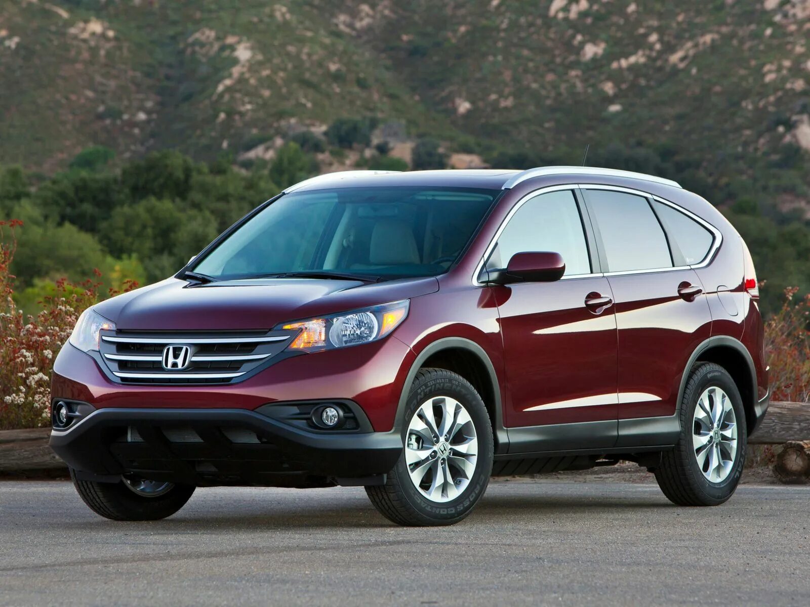 Недорогие бу кроссоверы. Honda CR-V 2013. Honda CR-V 2014. Хонда СРВ 2014. Honda CR-V IV 2014.