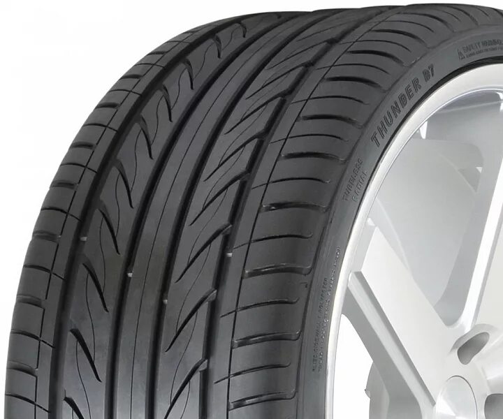 Купить летние шины 245 40. Delinte d7 215/55 r17 94w. Шины Delinte d7. 225/50 R17 Delinte d7 98w. 205/50r17 Delinte d7 93w.