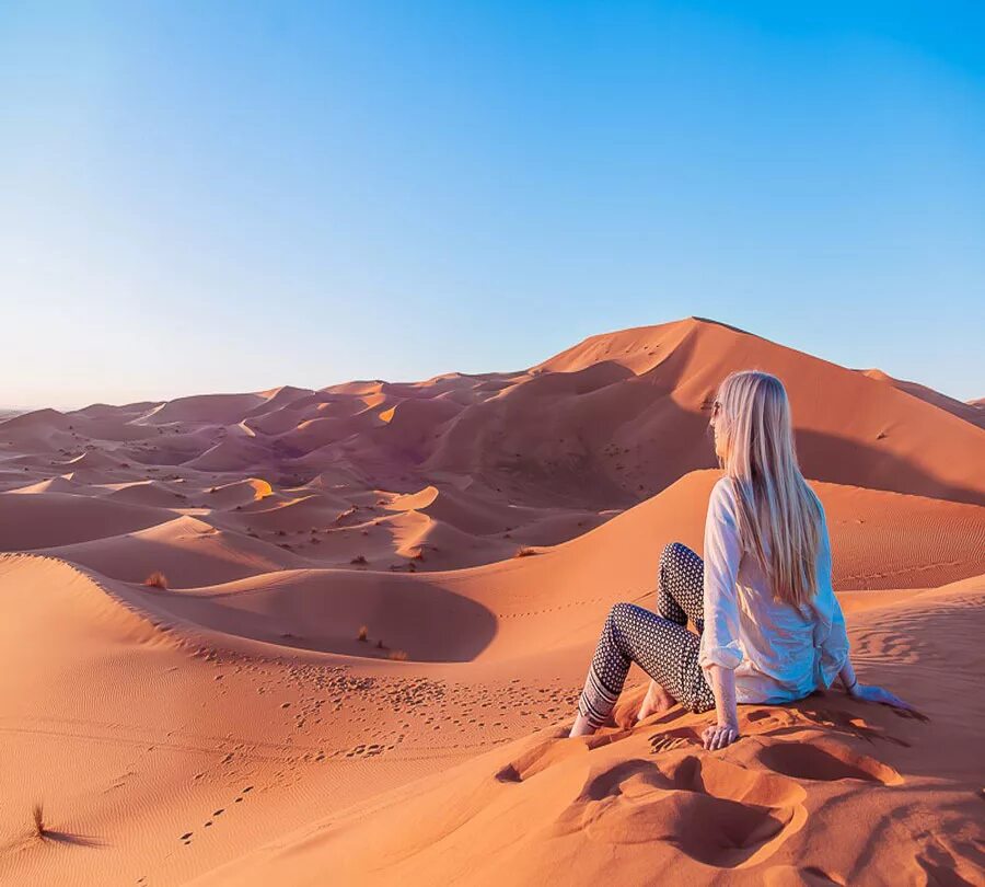 Жизнь в пустыне. Мерзуга марокко звезды. марокко сахара. sahara women марокко в пустыне. марокко пустыня.