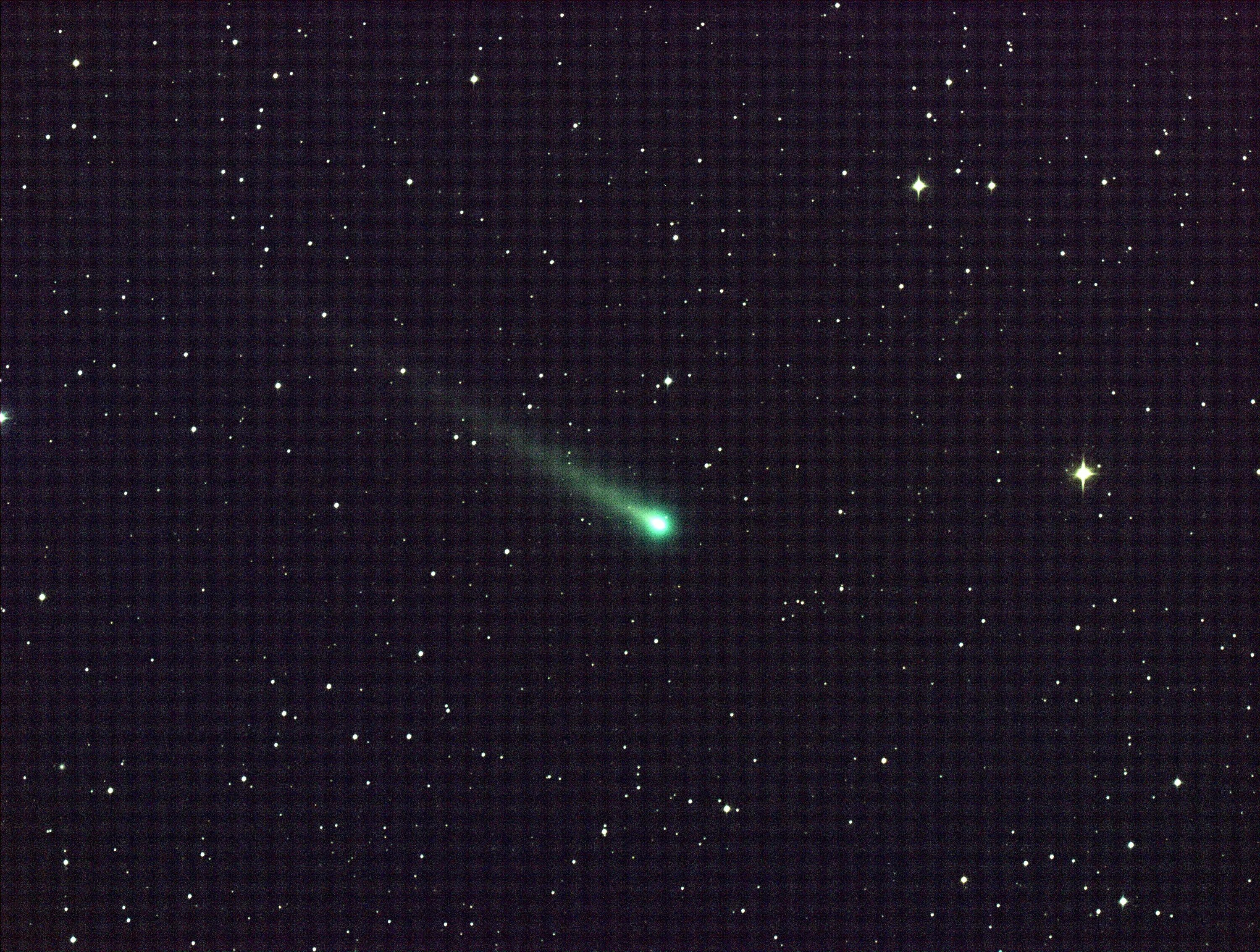 Комета c/2022. Комета Ison. Комета c/2022 e3 (ZTF). Комета зеленая 2023 Орбита.