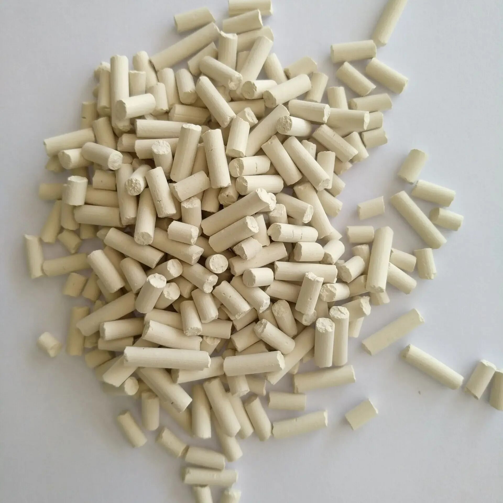 Оксид цинка. Катализатор платиносодержащий сг-3п. Катализатор оксид алюминия. Шариковый цеолитсодержащий катализатор. Сорбент активный оксид алюминия 1.